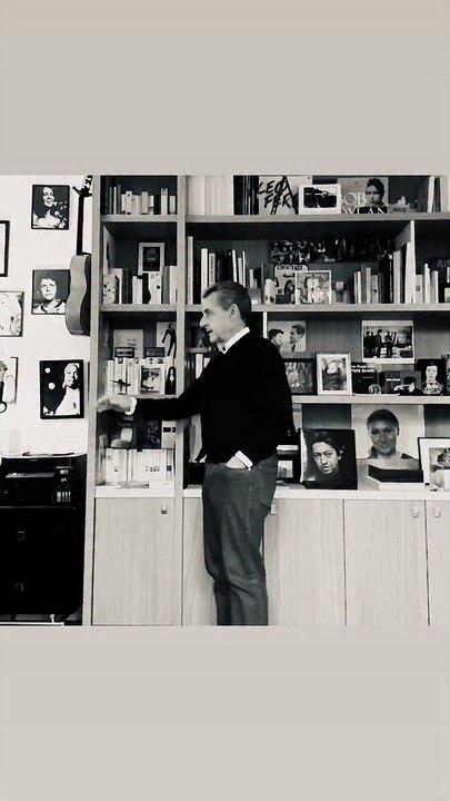 Regardez la vidéo que Carla Bruni a mis en ligne ce soir, dans laquelle elle apparaît en train de danser avec Nicolas Sarkozy, mais surtout elle délivre un message fort