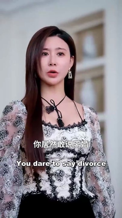 Wife forced divorce for fame,he smiled&signed! But a beautiful CEO offered 500 billion to marry him!