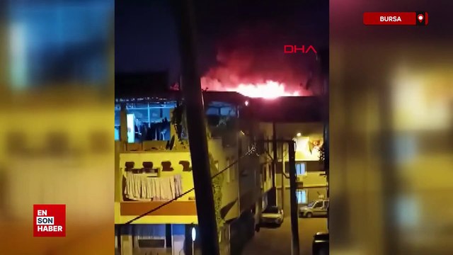Bursa'da 3 katlı binada çıkan ve bitişiğindeki 4 katlı binaya sıçrayan yangın söndürüldü