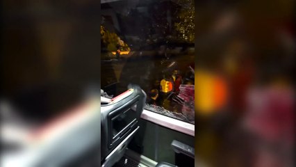 Galatasaray takım otobüsüne taşlı saldırı!