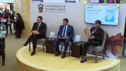 Periodista de UDGTV Canal 44 presenta su libro de cuentos sobre medios en la FIL