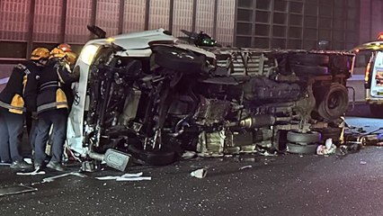 남해고속도로 달리던 화물차 연쇄 추돌...3명 사상 / YTN