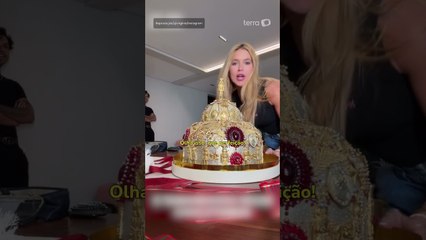 Virginia ganha chocotone de mais de R$ 5 mil e promete provar com a família de Vini Jr. #shorts