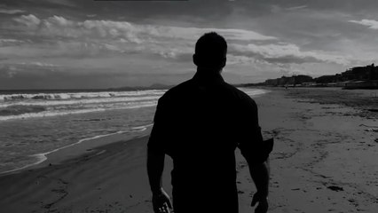 Roy è silenzio tra un incontro e l'altro