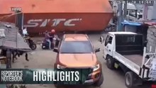 12-wheeler truck, tumagilid dahil sa lubak-lubak na daan! | Reporter’s Notebook