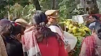 पुलिस इंस्पेक्टर की मिली खून से लथपथ बॉडी, हत्या या आत्महत्या?