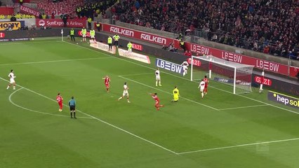 Lorenz Assignon sent off for trying to save shot from Michael Olise