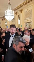 Prima della Scala, l'arrivo in teatro di Liliana Segre