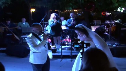 Düğünlerinde Söyledikleri Şarkı Başlarına Bela Oldu