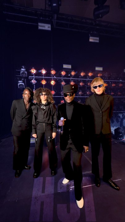 KATY PERRY ! Par Grenzkontrolle !