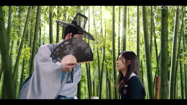 Trying to think of a gift for someone who has everything be like 🤔🎁 ｜ KOCOWA+