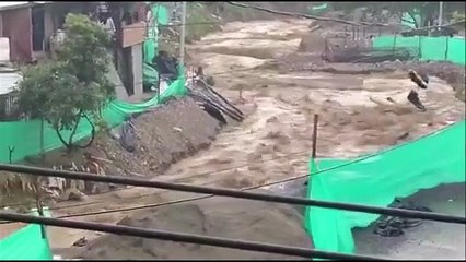 Alcaldía de Medellín atiende las inundaciones de este domingo de velitas