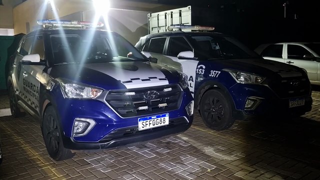 Homem agride esposa, tenta fugir de carro com a filha, mas é localizado e detido GM em Cascavel