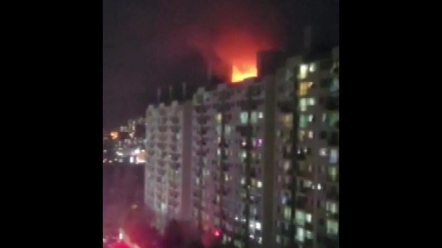 창원 아파트 옥상에서 불...다친 사람 없어 / YTN