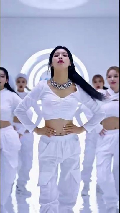 Master Smooth movesKorean Shorts 🎉#focus #respect #skills  #perfect #shorts #kpop #Korean