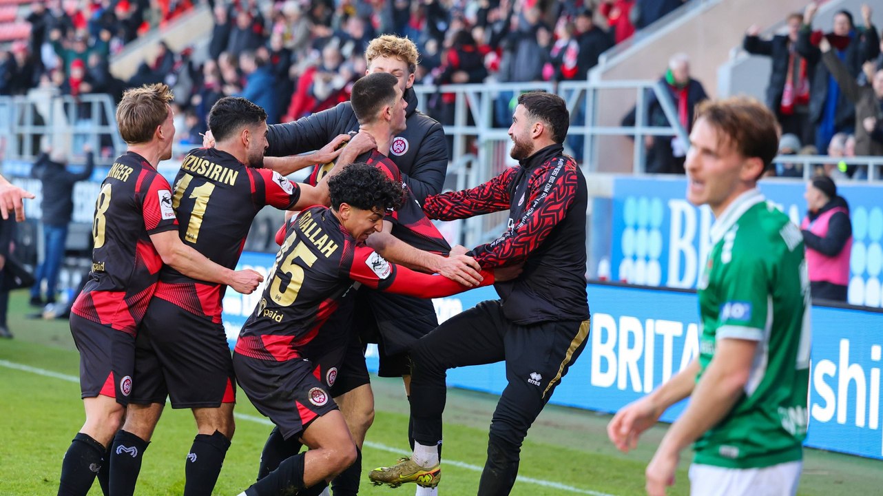 Später Doppelschlag: Wiesbaden sorgt für Jubelstürme