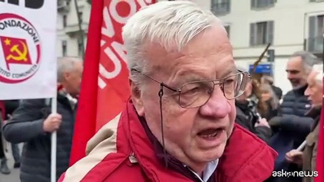 A Milano le voci del dissenso al corteo Insostenibili Olimpiadi