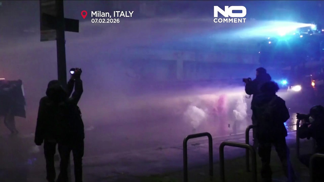 Polizia italiana usa lacrimogeni in scontri vicino al sito olimpico invernale