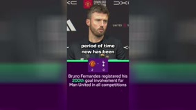 Carrick hails 'consistent' Fernandes after Man United milestone