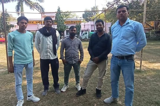 swm: नौ माह से वेतन अटका, रोडलाइट कर्मियों की जिंदगी अंधेरे में