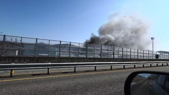 경북 칠곡 수출품 작업장서 불...건물 2개 동 불타 / YTN