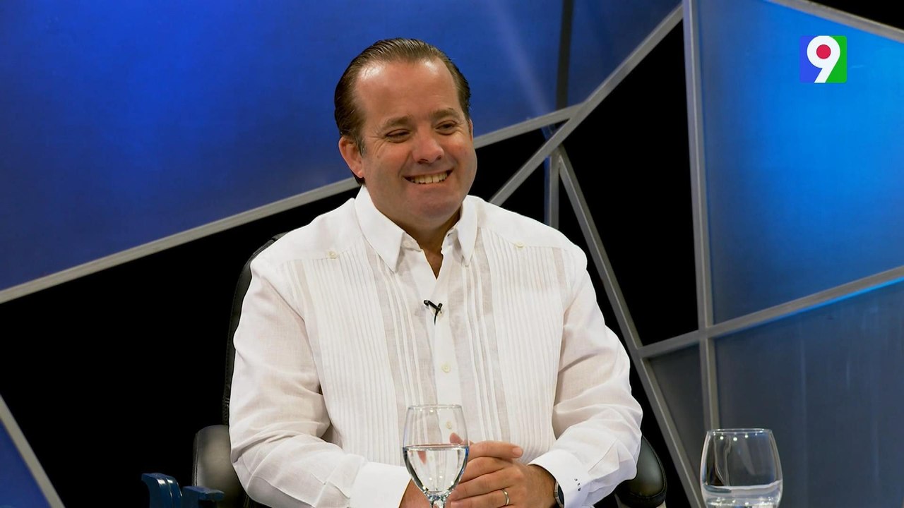 Paliza: Leonel y Danilo peleando por el liderazgo, castrando generaciones Políticas | Mckinney