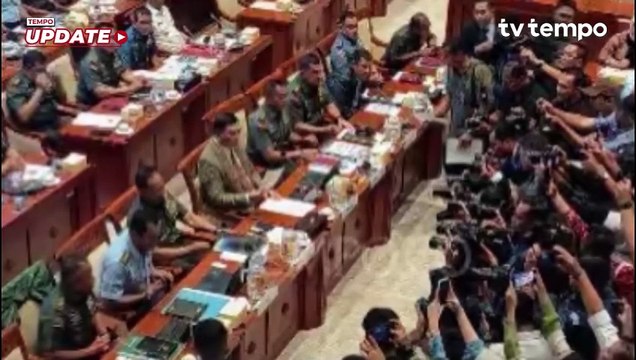 Survei Indikator: DPR Lembaga Paling Tak Dipercaya Publik