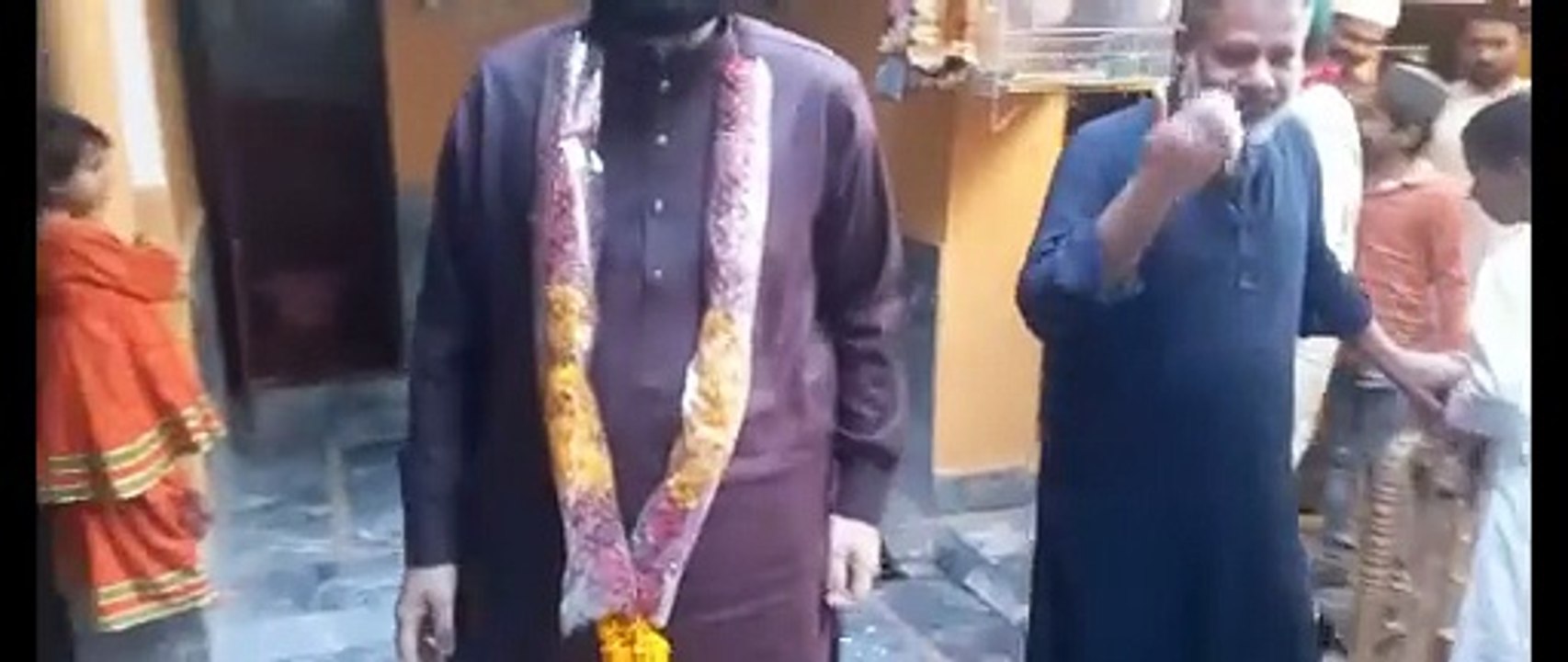 مُرشد کریم کی حاجی محمد فاروق صاحب کے گھر آمد۔ سیالکوٹ