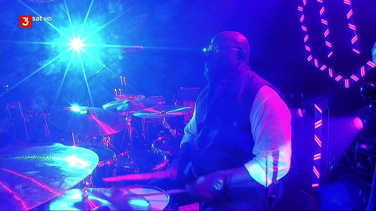 No Quarter / Babe I'm Gonna Leave You (Led Zeppelin covers) - Beth Hart (live)