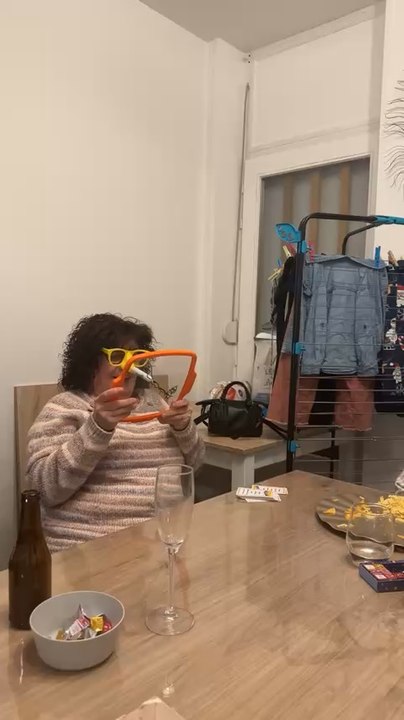 😹