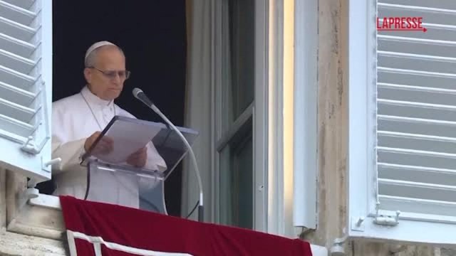 Il Papa durante l'Angelus: «Prego per le popolazioni colpite, specialmente per Niscemi»