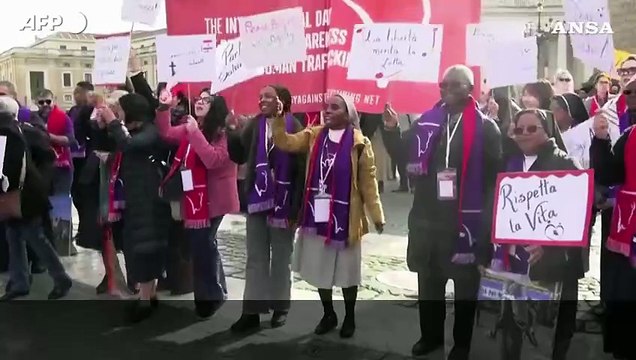 Il Papa: No alle nuove schiavitu', la pace comincia con la dignita'
