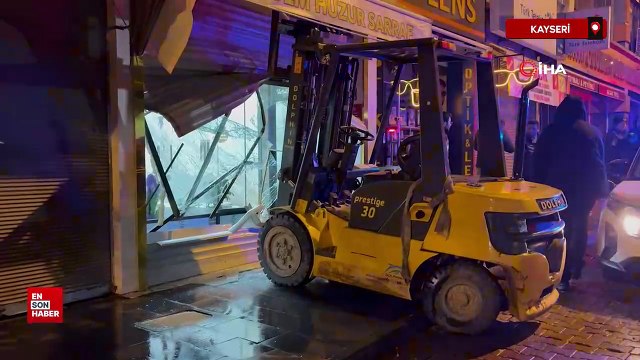 Kayseri’de bir hırsız forkliftle kuyumcuya girerek ziynet eşyası çaldı