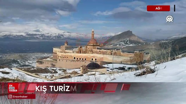 Ağrı'da çevresi karla kaplanan İshak Paşa Sarayı kışın da ziyaretçileri ağırlıyor