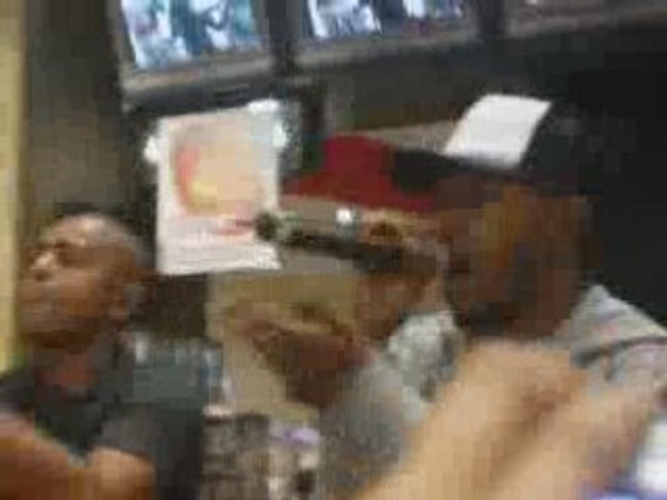 PSY 4 DE LA RIME VIRGIN PARIS