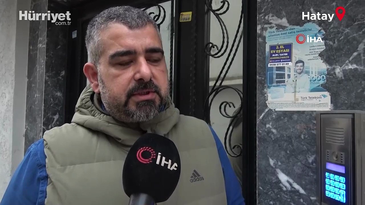 Dedektif gibi iz süren apartman yönetimi, asansördeki idrar kokusunun kaynağının kargocu olduğunu tespit etti