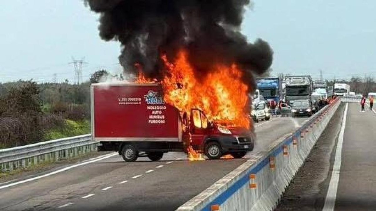 Assalto a portavalori sulla Brindisi-Lecce, fuoco e spari sulla superstrada
