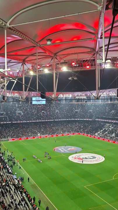 Yağmurlu Bir Günde Görmüştüm Seni - Beşiktaş v Alanyaspor - Trendyol Süper Lig 21. Hafta