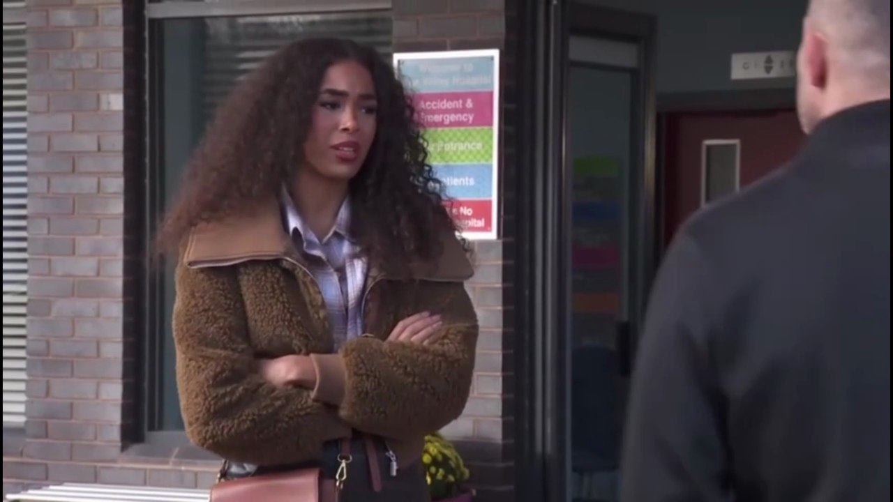 Hollyoaks Warren Fox Vicky Grant & Gemma Johnson Conversation/Jenson is Watching Warren 2nd February 2016