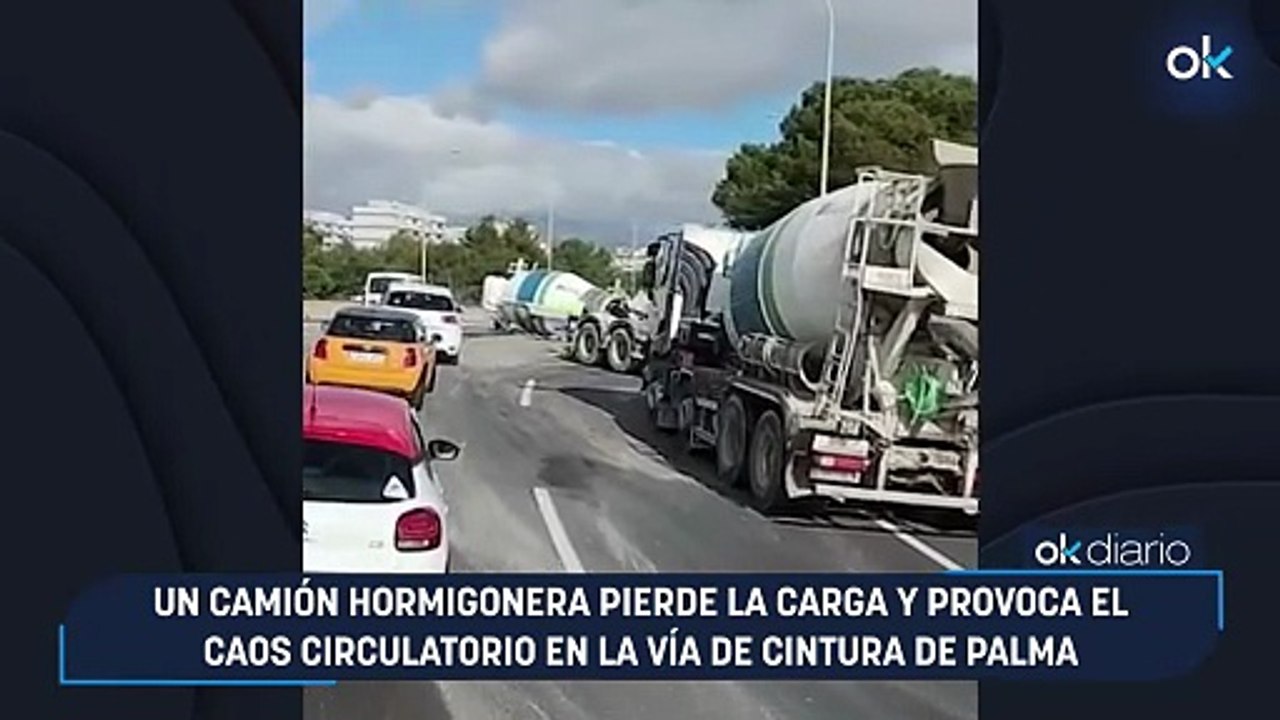 Un camión hormigonera pierde la carga y provoca el caos circulatorio en la Vía de Cintura de Palma