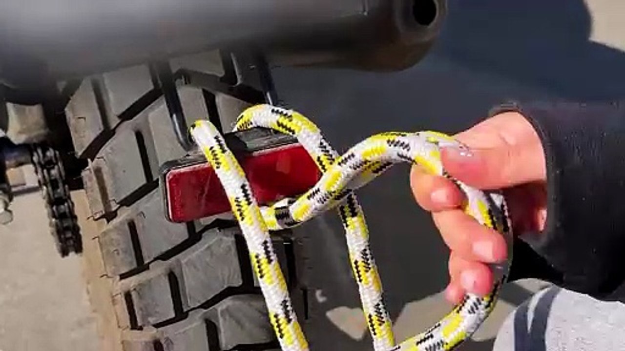 Elle tire, elle tord… Et ça devient plus difficile à chaque fois 😏