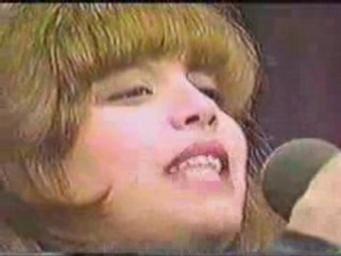 Giggles - What Goes Around_ Comes Around