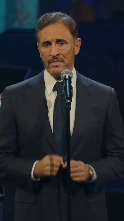 كاظم الساهر مبدع أسمع هو بيقول ايه