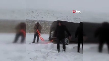 Palandöken geçidinde ulaşıma kar engeli