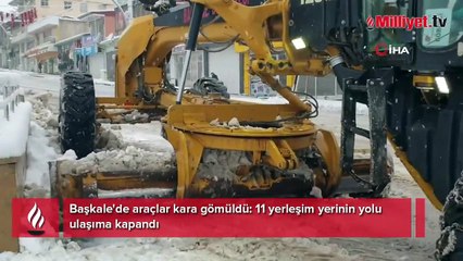 Başkale'de araçlar kara gömüldü: 11 yerleşim yerinin yolu ulaşıma kapandı