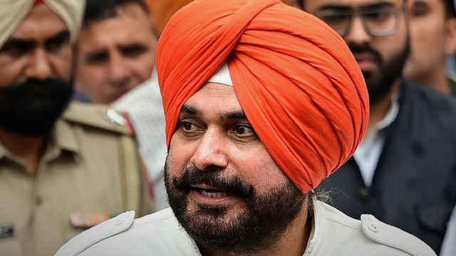 राजनीति में Navjot Singh Sidhu की वापसी के संकेत!