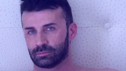 Sono un gigolo. Poesia di Roy