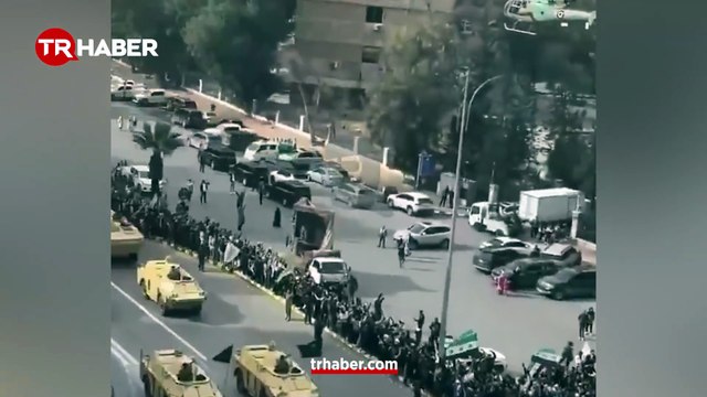 Suriye Ordusu, Beşar Esad’ın devrilmesinin birinci yılında başkent Şam’da askeri geçit töreni düzenledi.