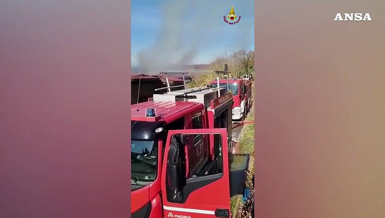 Donna trovata morta in casa in Umbria, a fuoco il tetto dell'abitazione