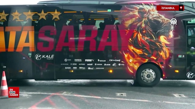 Galatasaray Futbol Takımı Monaco maçı için Fransa'ya hareket etti